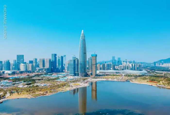 中国最美12大城市：第一名：深圳。第二名：厦门。第三名